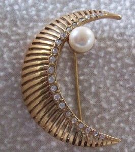 Vintage Oscar de La Renta Gold Tone Crescent Moon Pin Brooch