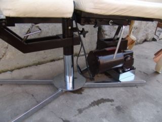 LEANDER MOTORIZED CHIROPRACTIC DISTRACTION TABLE NICE. 120V NICE