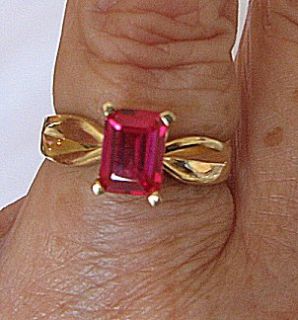 10K Yellow Gold Ring Red Emerald Cut Stone Sz 8