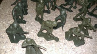 Marx Dark Green Army Plastic Battleground Soldiers Playset 54mm Free