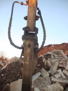 excavator w hydraulic Rock hammer Tramac 630 Rock Breakers used for
