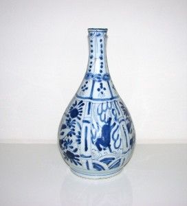 RARE Antique Chinese Porcelain Bottle Vase Wanli 17th C