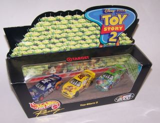 Hot Wheels Disney Pixar Toy Story 2 Playset NASCAR 2000