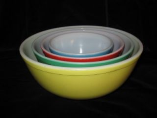 Set of 4 Pyrex 1950s Vintage Multi Color Mixing Stacking Kitchen Glass