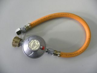 Gas Druckregler 30mbar + Schlauch 40 cm (NEU)