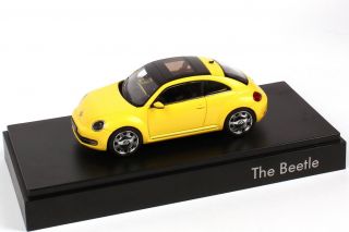 43 VW Beetle 2011 sunflower gelb yellow Volkswagen Dealer Edition