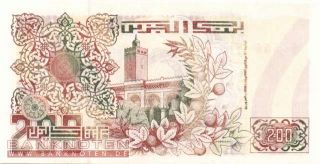Algerien / Algeria   200 Dinars 1992   P.138 UNC