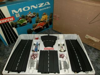 Carrera Universal 132 Monza mit BMW Formel Rennwagen