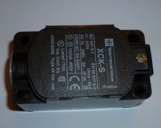 Telemecanique Endschalter ZCKS1 ZCK S1 IP65 240V NEU