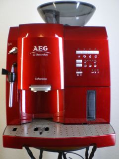 AEG CaFamosa CF 255 Rot (Limited Edition), Kaffeevollautomat