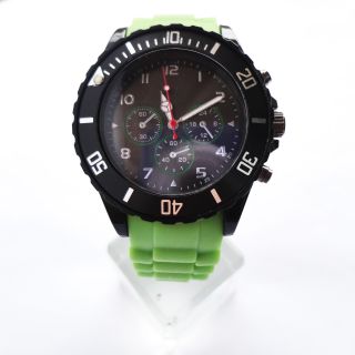 New Versicolor Rubber Silicone Unisex jelly Wrist Quartz Watch with