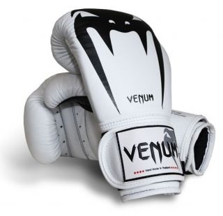 Venum Boxhandschuhe Giant + 360 MMA Schienbeinschoner + Bandagen UFC