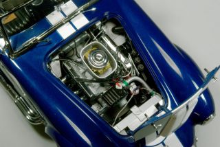12 Kyosho   KYO8631BL AC Shelby Cobra 427 (1966)   bluemet.