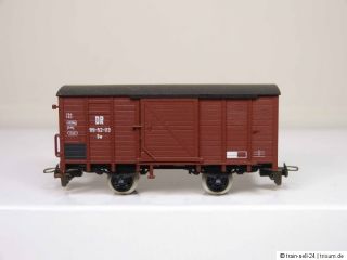 H0m   Gedeckter Güterwagen der DR in braun   99 52 03