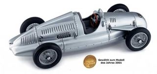 027 Auto Union Typ D, 1938, 118   680 Teile, alle von Hand montiert