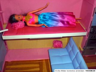 Sie bieten auf ein Barbie Wohnmobil mit Licht und Sound