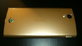 Sony Ericsson XPERIA ray Gold (Ohne Simlock/Branding) Smartphone mit