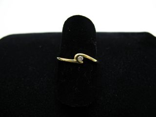 R886 585er 14kt Gelbgold Ring mit Brillant Brillantring schmal und