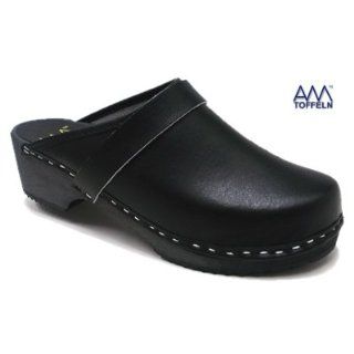 AM Toffeln 100 Wooden Clog in black leather