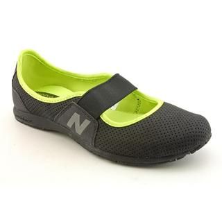 New Balance Womens WL101 Synthetic Athletic Shoe