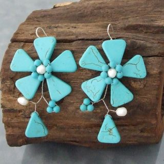 Sterling Silver Turquoise and Pearl Flower Earrings (5 6 mm) (Thailand