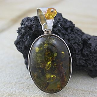 Sterling Silver Honey Baltic Amber Oval Detailed Pendant (Poland