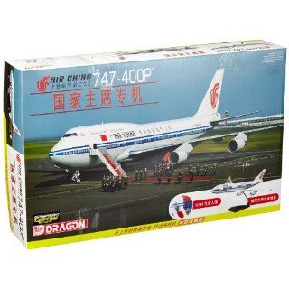 Dragon Models 1/144 Air China 747 400P with Cutaway Views